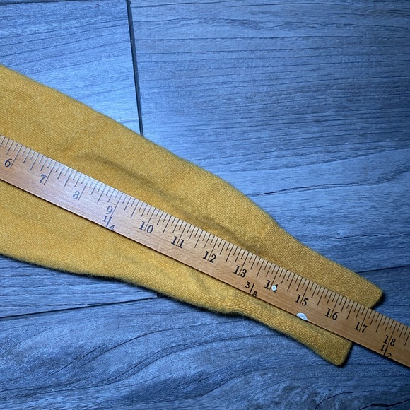 EUC Poles Madison Montagut Soft Mustard V Neck Long Sleeve Sweater - Picture 10 of 10